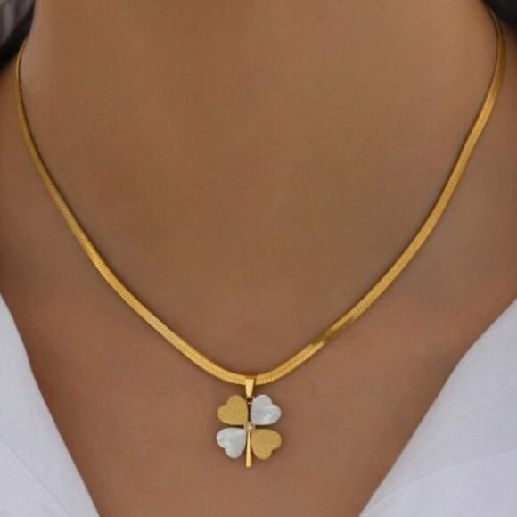 JEWELERYISMYTHING Jewelry - NEW Stainless Steel Lucky Four-leaf Clover Charm Necklace #179